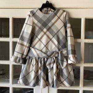 Girls size 6 flannel dress. Worn once!  Cute with leggings and boots!